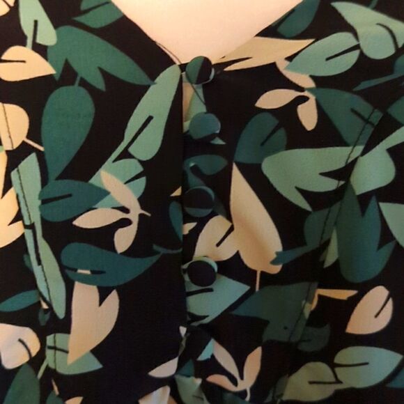 RYAN Wythe 1X lightweight top capped sleeves hides flaws summer greenery - Picture 3 of 11